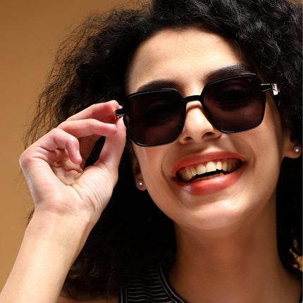 Black Square Sunglasses - MG4231