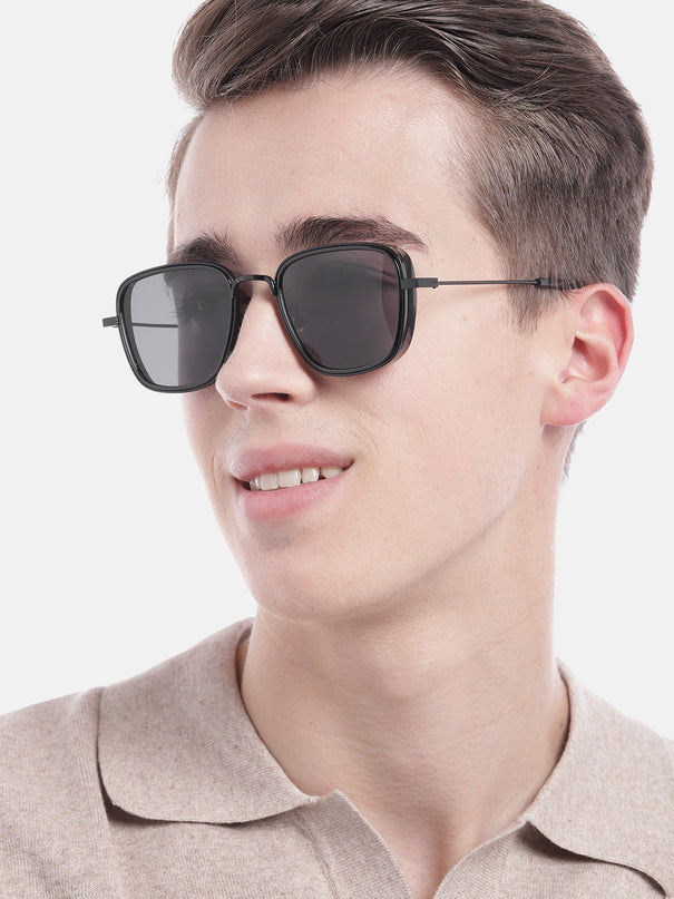 Rogue | Retro Square Black Sunglasses MG2968