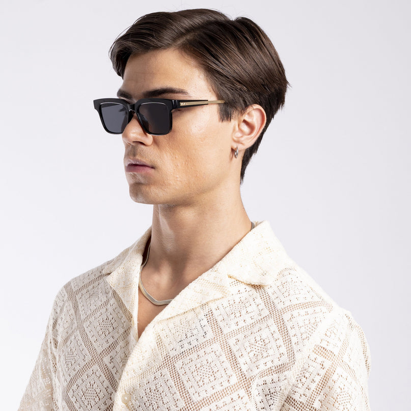 Mirage | Black Wayfarer Sunglasses - MG3564