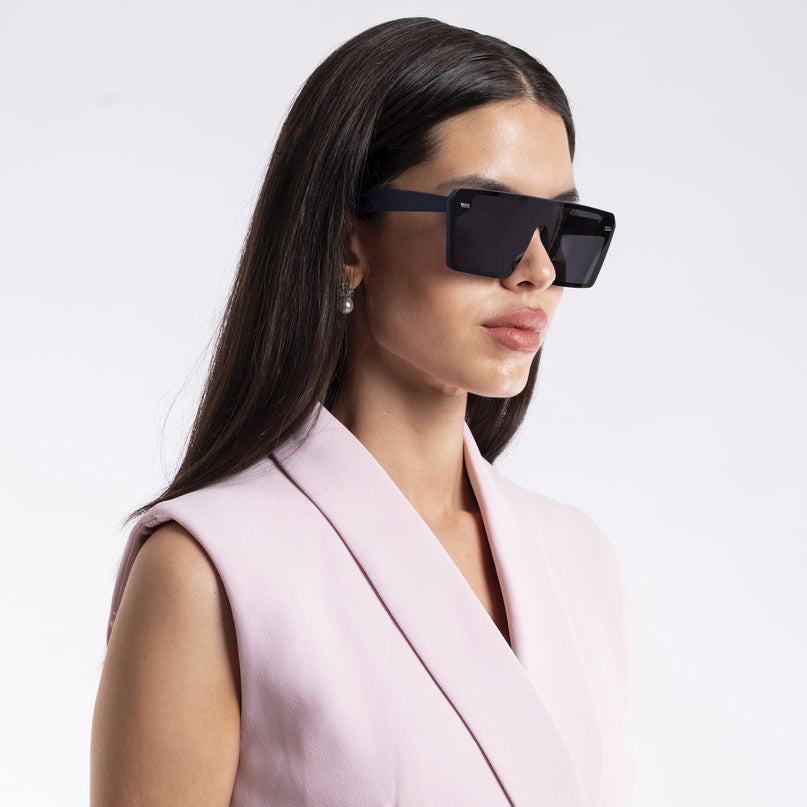 illume | Blue And Black Wayfarer Polarized Sunglasses - PMG3971